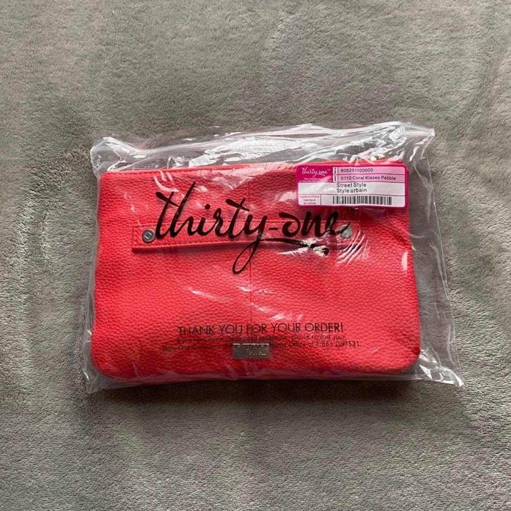 Thirty-One Vibrant Coral Clutch